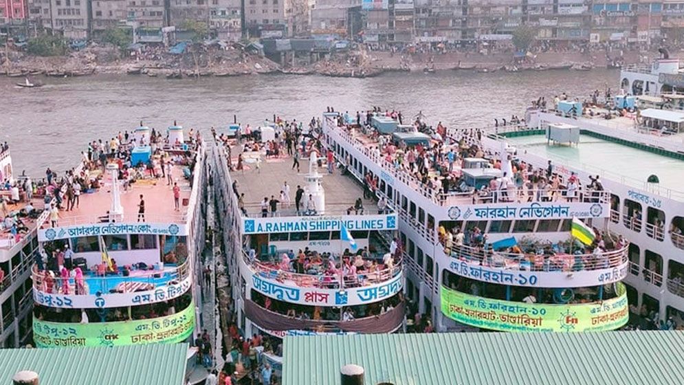 সদরঘাটের ২ লঞ্চের পাঁচজনকে আসামি করে মামলা