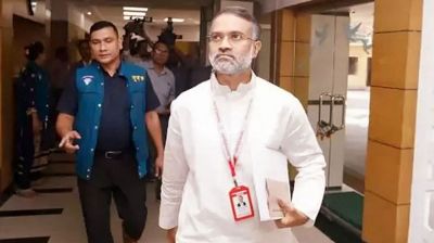 বিডিনিউজ টোয়েন্টিফোরের সম্পাদকের বিরুদ্ধে আদালতে অভিযোগপত্র দিলো দুদক