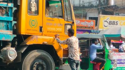 ফেনীতে গণপরিবহনে চাঁদাবাজির দায়ে গ্রেপ্তার ৭