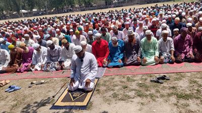 হাতীবান্ধায় বৃষ্টির জন্য বিশেষ নামাজ আদায়