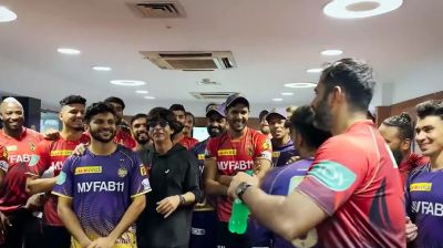 পর্দার কবীর খানকে বাস্তবে ফেরালেন শাহরুখ