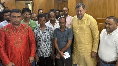 চিড়িয়াখানায় হাতির আক্রমণে নিহতের পরিবারের পাশে নিখিল