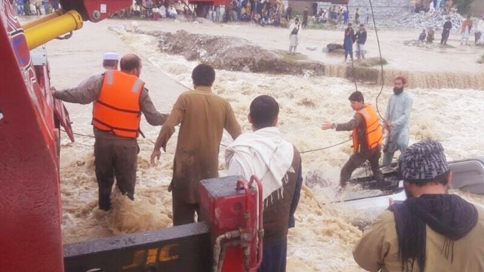পাকিস্তানে ছাদ ধসে ও পানিতে ডুবে ৫৯ জনের মৃত্যু