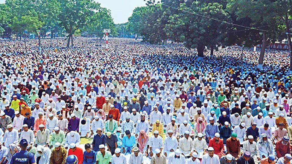 শোলাকিয়ায় ঈদের জামাতে ৫ লক্ষাধিক মুসল্লির অংশগ্রহণ