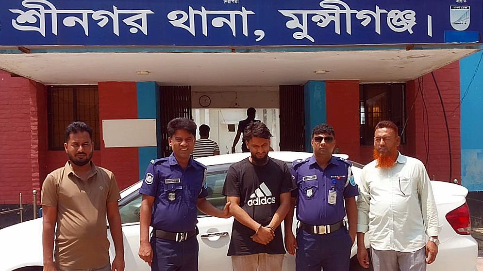চোরাই প্রাইভেট কারসহ আন্তঃজেলা চোরচক্রের এক সদস্য গ্রেপ্তার