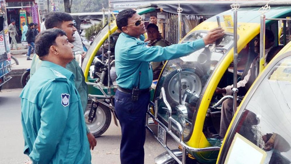 ঢাকায় ব্যাটারিচালিত রিকশা চলতে না দেয়ার নির্দেশ