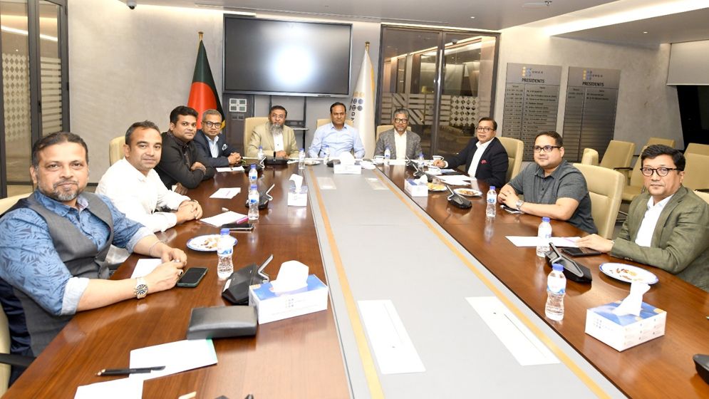 বাংলাদেশ ব্যাংকের সিদ্ধান্তে পোশাক শিল্পে সঙ্কট বাড়ার শঙ্কা
