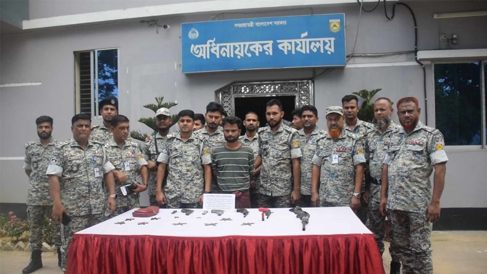 রোহিঙ্গা ক্যাম্প থেকে আরসার শীর্ষ সন্ত্রাসী গ্রেপ্তার