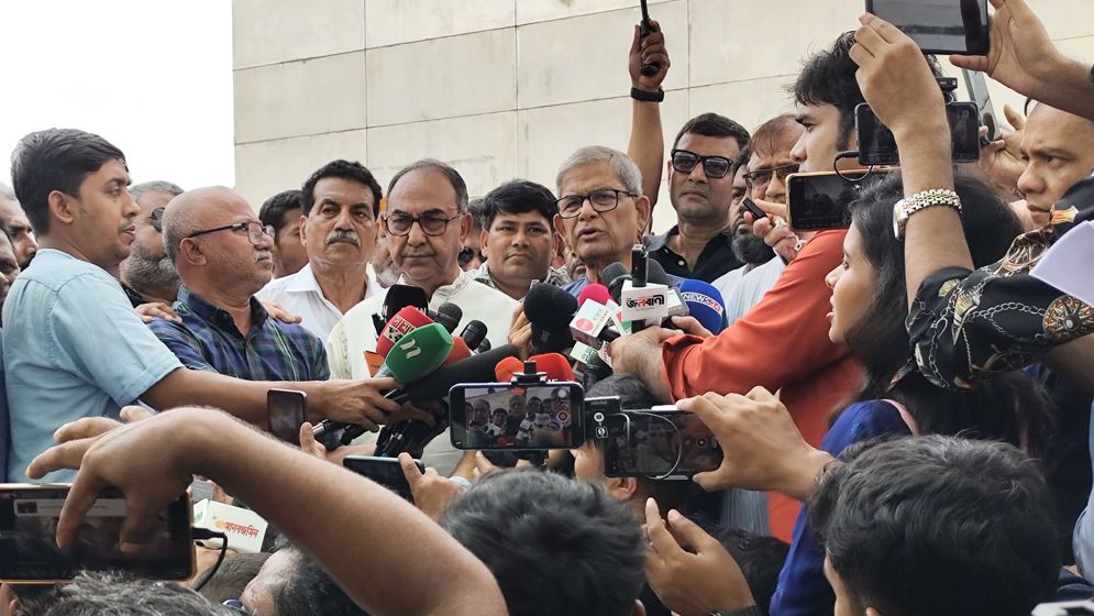 দেশ ‘পুরোপুরি মাফিয়াদের' কবলে