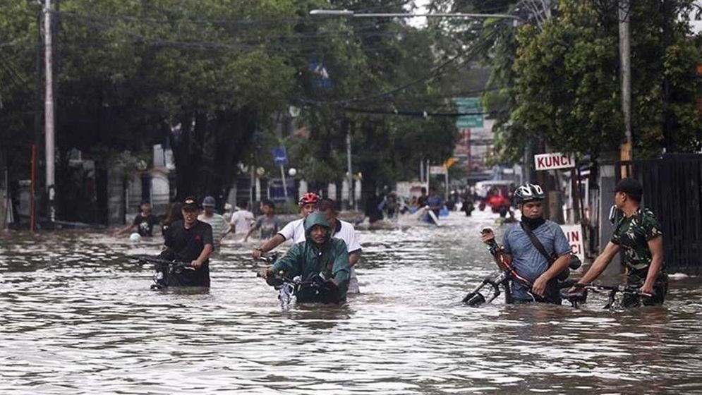 ইন্দোনেশিয়ার বন্যায় ১৪ জনের মৃত্যু