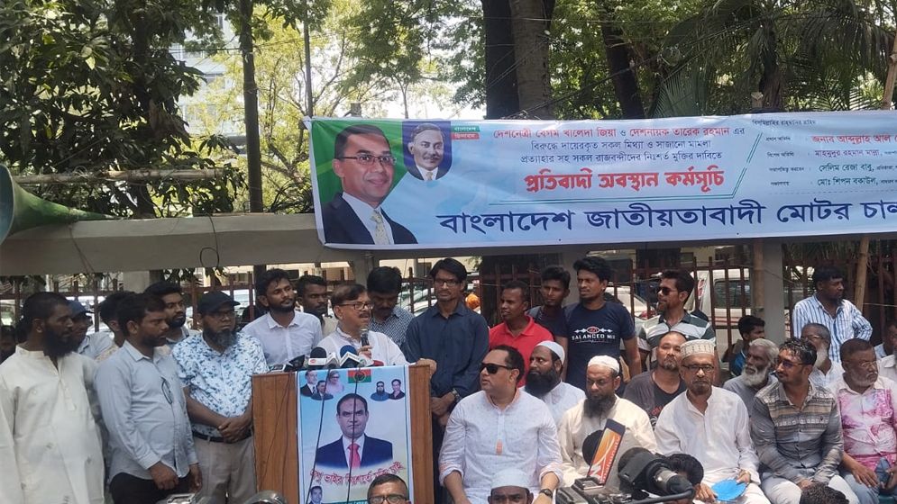 জনগণ রাস্তায় নামলেই সরকারের পতন হবে: মান্না