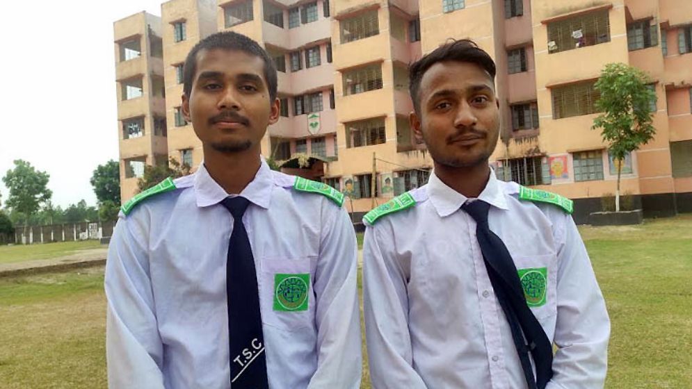 দুই বন্ধুর অনাথালয় থেকে এসএসসি পাস