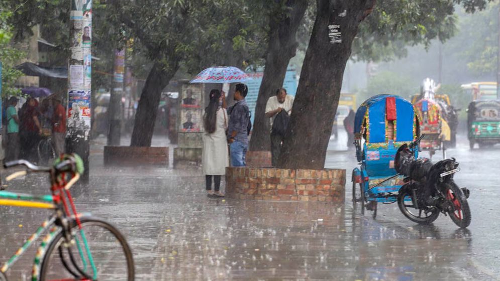 তাপপ্রবাহ কমে বাড়বে বৃষ্টি