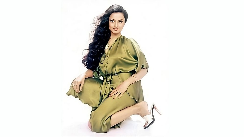 অমিতাভের বিরহে নেশায় আসক্ত হয়েছিলেন রেখা!