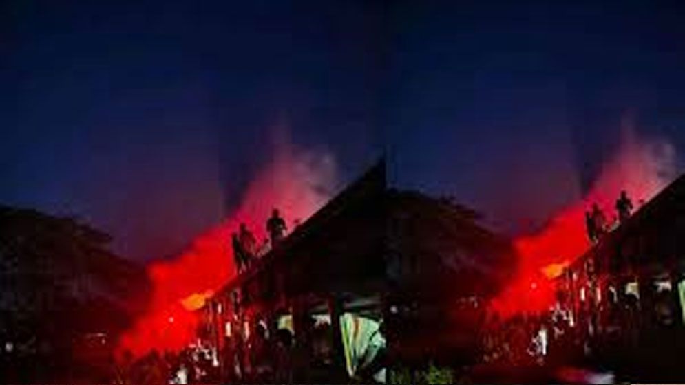 গাজীপুরে ট্রেনের ইঞ্জিনে আগুন