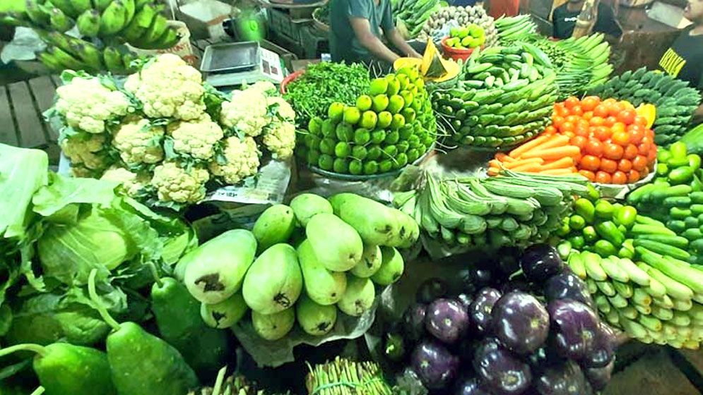 বেড়েছে সব ধরনের সবজির দাম, ক্রেতাদের নাভিশ্বাস