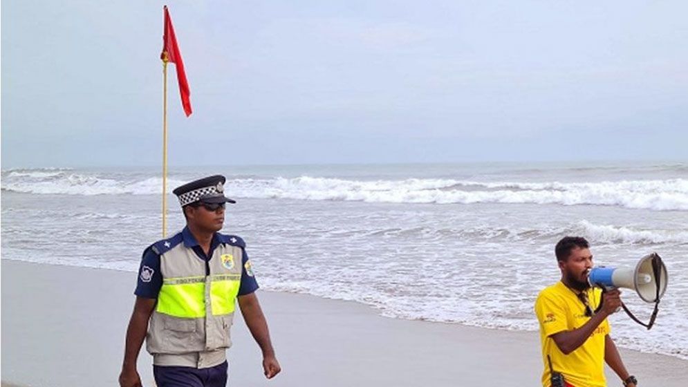 প্রবল ঘূর্ণিঝড়ে পরিণত রেমাল: ১০ নম্বর মহাবিপদ সংকেত
