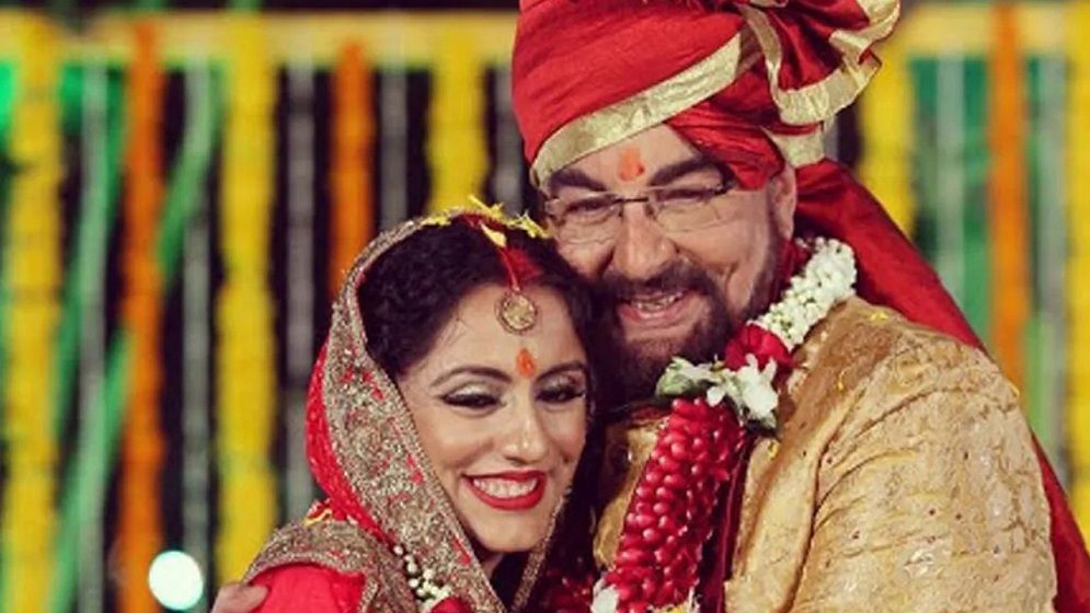 ৭০ বছরে ৪ বিয়ে, অভিনেতার স্ত্রী নিজের মেয়ের থেকেও ছোট!