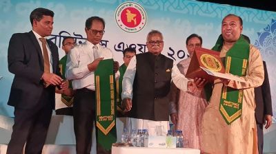 দুবাইয়ে রেমিট্যান্স অ্যাওয়ার্ড পেলেন মোহাম্মদ ইব্রাহিম