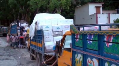 যেভাবে ধরা পড়লো রাসায়নিক মিশ্রিত আম ও জেলি দেয়া চিংড়ি