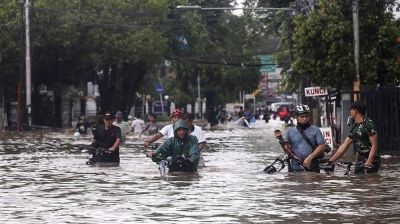ইন্দোনেশিয়ার বন্যায় ১৪ জনের মৃত্যু