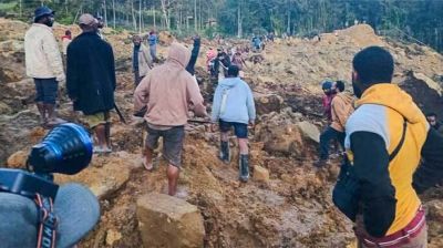 ভূমিধসে মাটিচাপা পড়েছে দুই সহস্রাধিক মানুষ