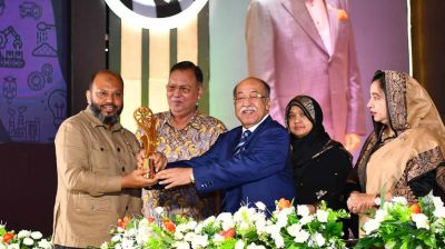 আতাউল করিমের ‘রাষ্ট্রপতি শিল্প উন্নয়ন পুরস্কার’ অর্জন