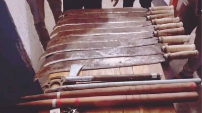 পূর্বধলায় নির্বাচন ক্যাম্প ভাংচুর এবং দেশি অস্ত্র উদ্ধার, গ্রেপ্তার ৩