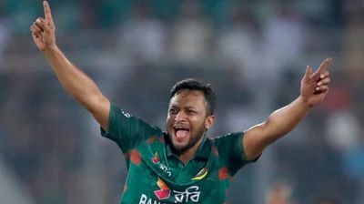 '৭০০' ছুঁয়ে সাকিবের নতুন রেকর্ড