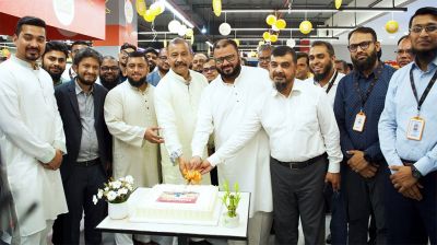 ঢাকা বিমানবন্দর এলাকায় ইউনিমার্ট ও শেফস টেবিলের সর্ববৃহৎ শাখা উদ্বোধন