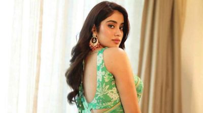 প্রেমে শারীরিক সম্পর্ক নিয়ে মুখ খুললেন জাহ্নবী