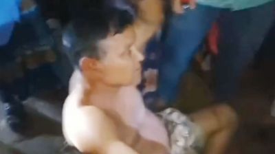 অন্তরঙ্গ অবস্থায় ধরা প্রধান শিক্ষক, ভিডিও ভাইরাল 