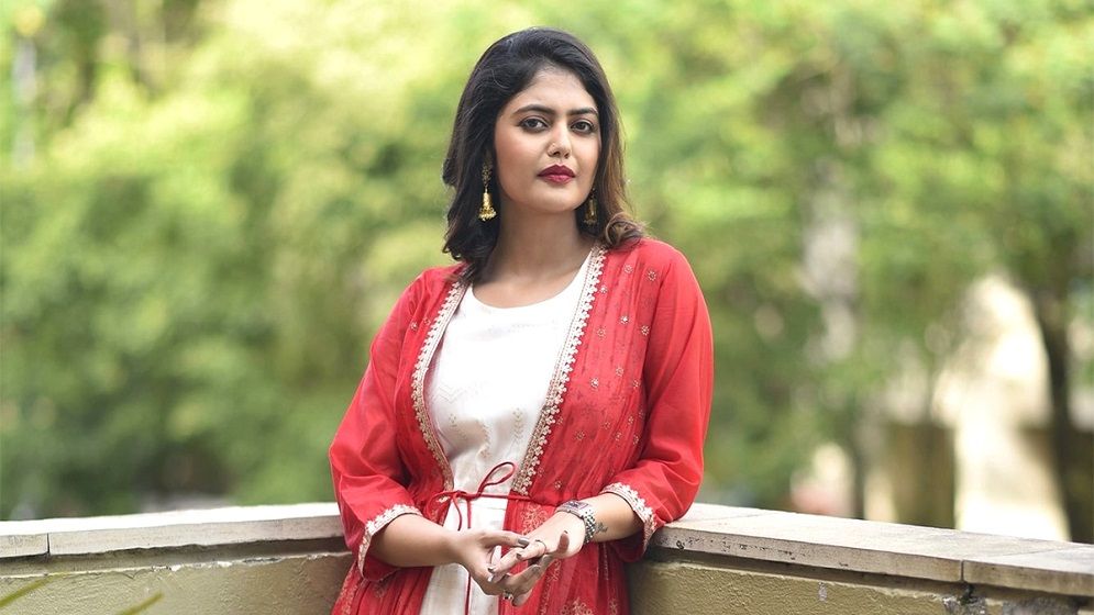 দুর্ঘটনার হাত থেকে অল্পের জন্য বাঁচলেন অভিনেত্রী সায়নী