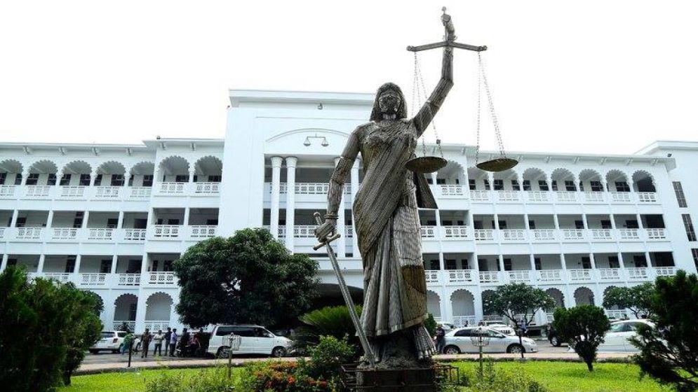রহিম স্টিল মিলে শ্রমিক মৃত্যুর ঘটনায় ক্ষতিপূরণ চেয়ে হাইকোর্টে রিট
