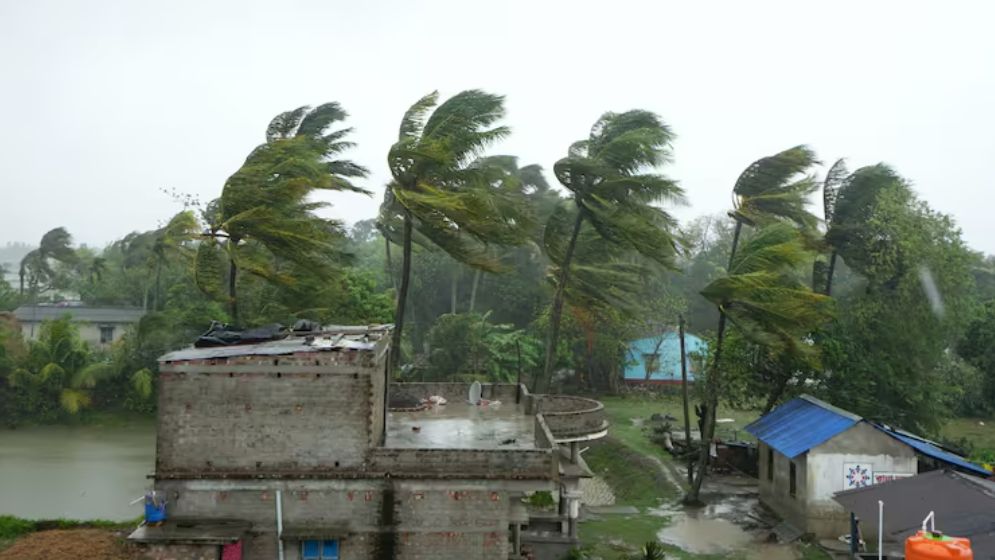 দেশের ৮ অঞ্চলে দুপুরের মধ্যে ঝড়ের আভাস