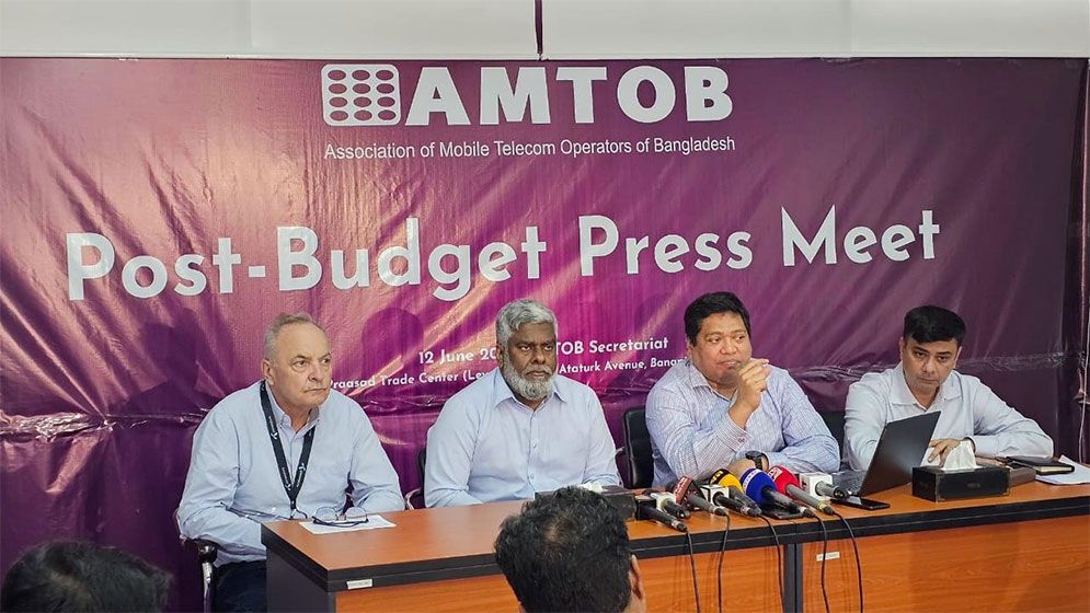 মোবাইল খাতে কর বৃদ্ধি: গ্রাহক ও জিডিপি প্রবৃদ্ধিতে নেতিবাচক প্রভাব পড়বে