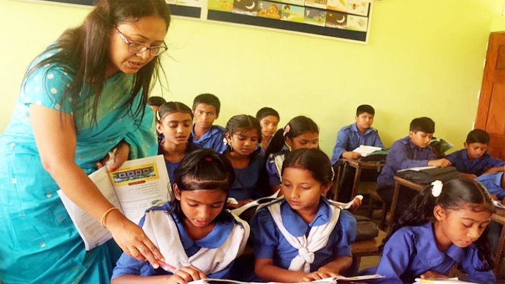 এইচএসসি পরীক্ষার মধ্যেও ক্লাস চলবে