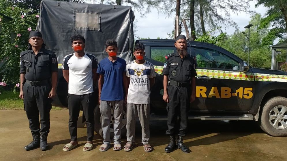 প্লাস্টিকের বস্তায় মিললো ১ লাখ ৬০ হাজার ইয়াবা
