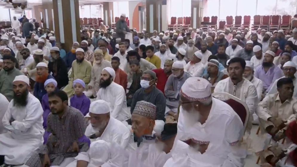 রবিবার দেশের বিভিন্ন স্থানে ঈদ উদযাপন