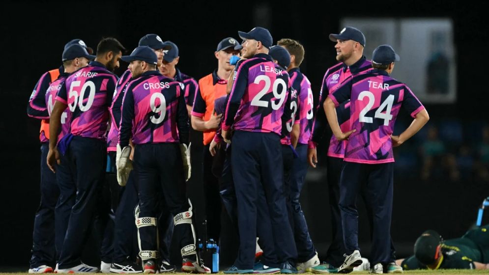 স্কটল্যান্ডের হারে সুপার এইটে ইংল্যান্ড