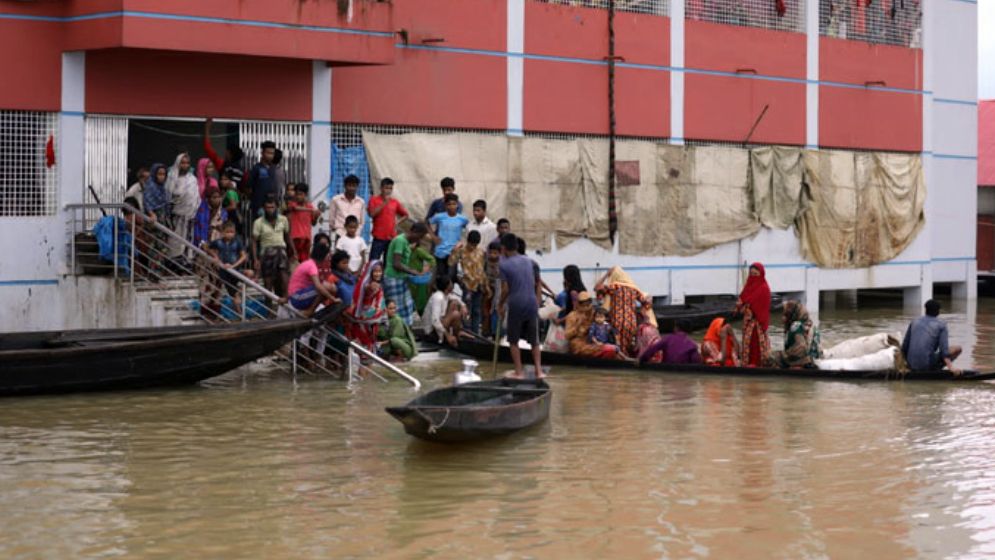 ‘আমাদের মতো গরু-বাছুরও না খেয়ে আছে’