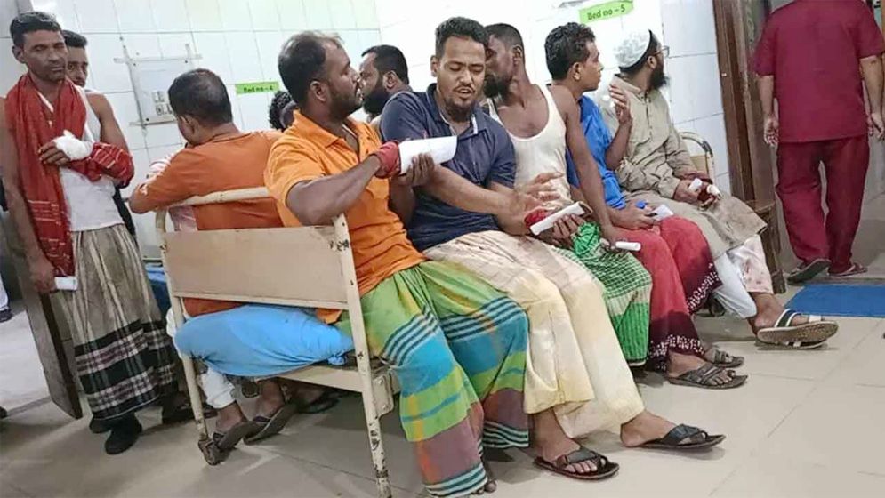 রাজধানীতে কোরবানি দিতে গিয়ে আহতের সংখ্যা বেড়ে ১৪০