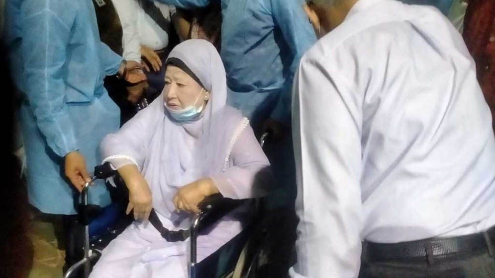হঠাৎ অসুস্থ খালেদা জিয়া গভীর রাতে হাসপাতালে