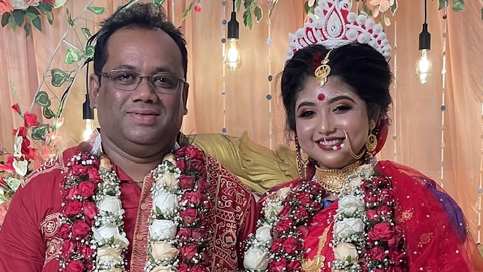 ভোটে হেরে সোজা বিয়ের পিঁড়িতে!
