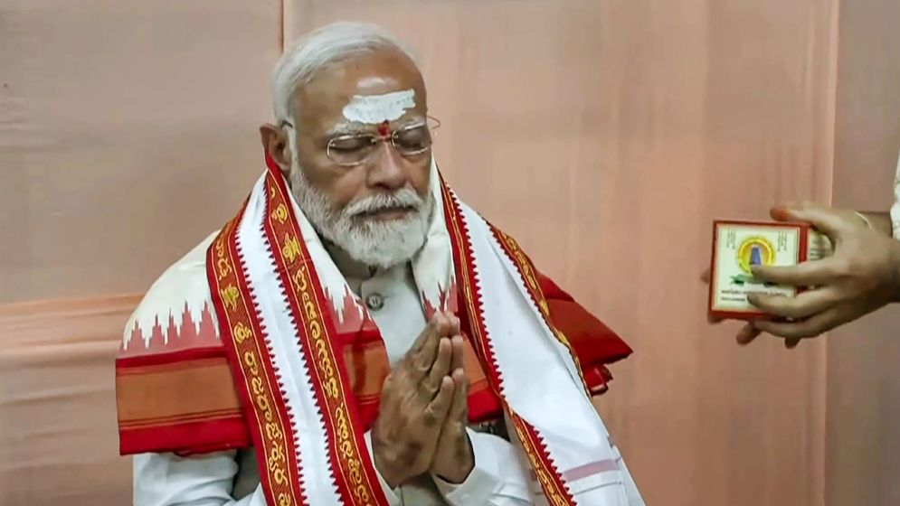 শনিবার সন্ধ্যায় ধ্যান ভাঙবেন মোদি