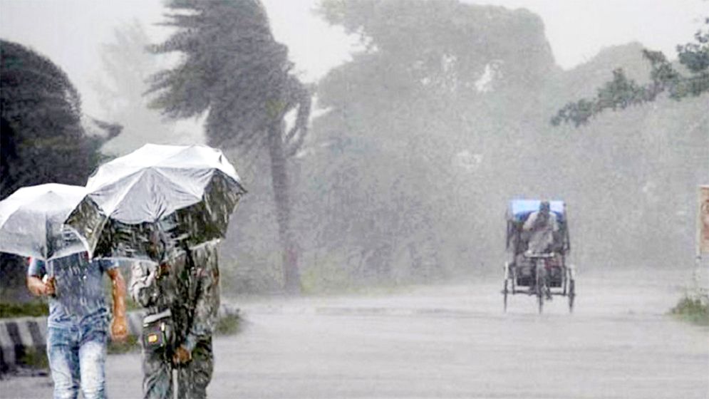 সপ্তাহজুড়ে ভারী বৃষ্টির আভাস, সমুদ্রবন্দরে ৩ নম্বর সংকেত