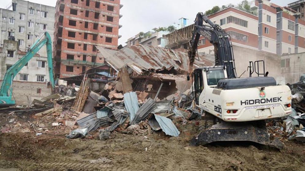 গুঁড়িয়ে দেয়া হলো সাদিক অ্যাগ্রো