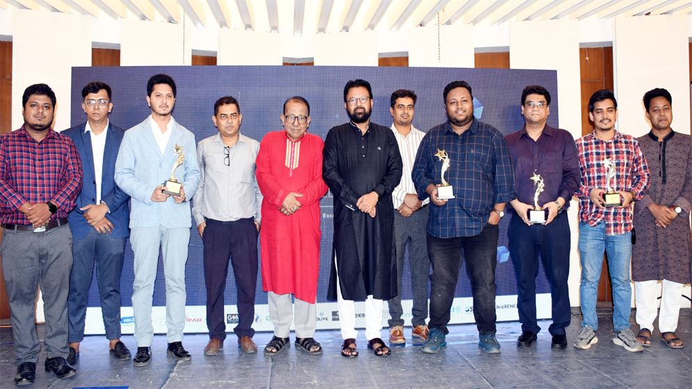মাল্টিমিডিয়া সাংবাদিকদের ভিউ নির্ভরতা পরিহার করতে হবে