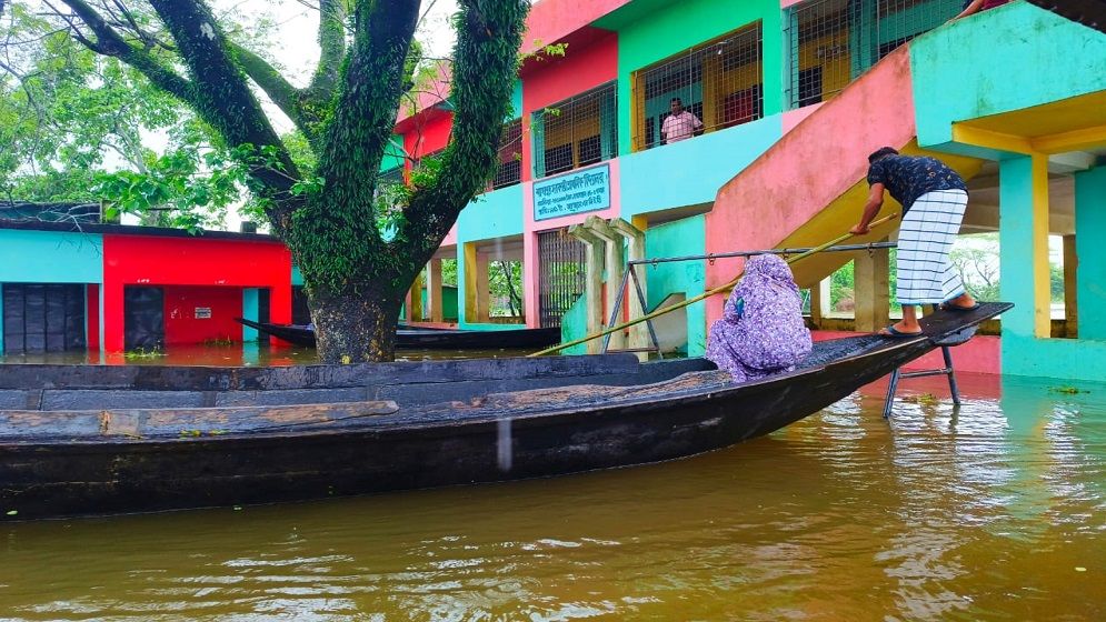 জুড়ীতে ভয়াবহ বন্যা; পানিতে ভাসছে গ্রামের পর গ্রাম