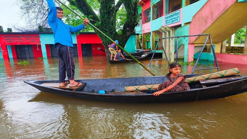 জুড়ীতে ভয়াবহ বন্যা; পানিতে ভাসছে গ্রামের পর গ্রাম